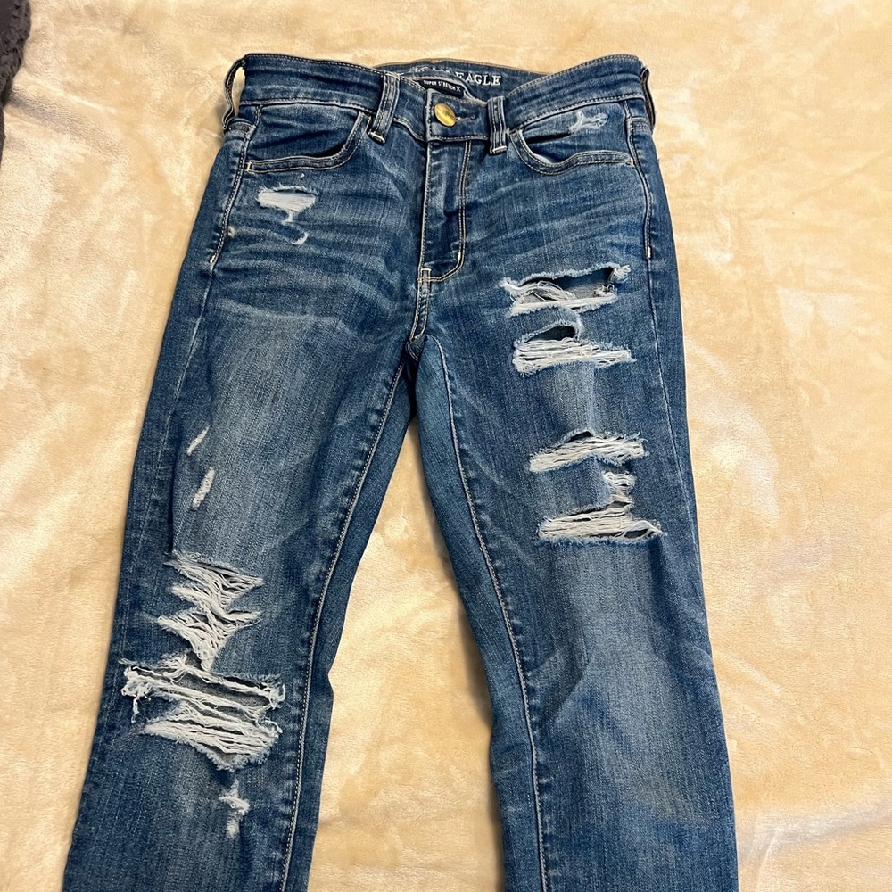 American Eagle distressed High Rise Jeans